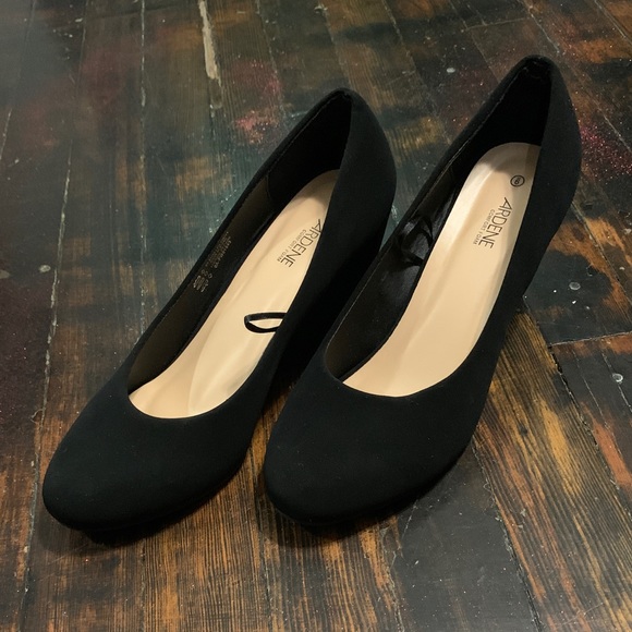 Black Suede Almond-toe Wedge-style Heels - Picture 3 of 8